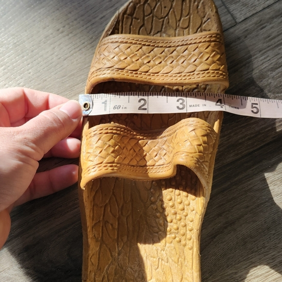 Pali Hawaii Faux Snake Skin Pattern Slip On Mustard Sandal Size 9 - Picture 8 of 8